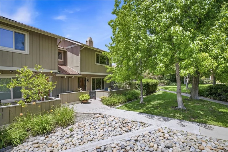 2250 King Ct 84