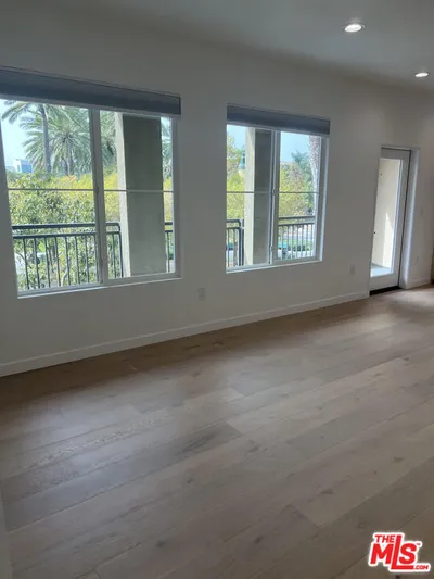 6020 Seabluff Drive 205 photo 2