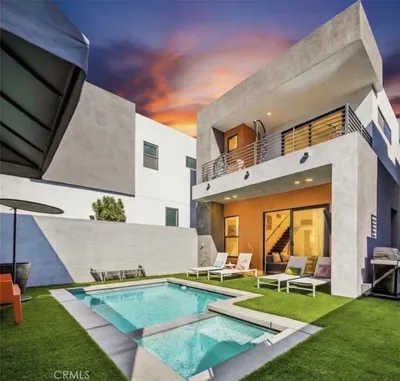 2705 Paragon photo 2