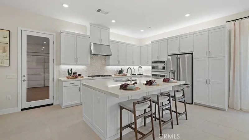 27320 Fox Den Place, Valencia, CA 91381