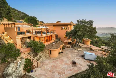 280 W Mountain Drive