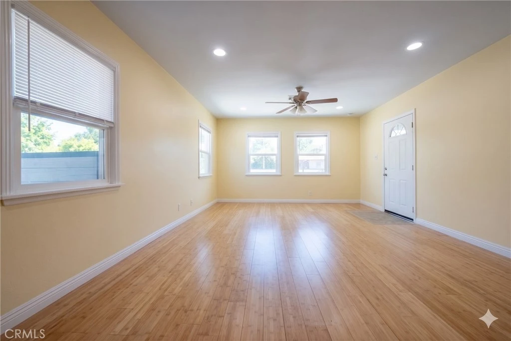 Interior 4