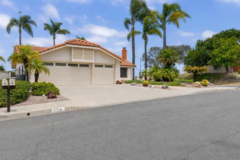 2714 Olympia, Carlsbad, CA 92010