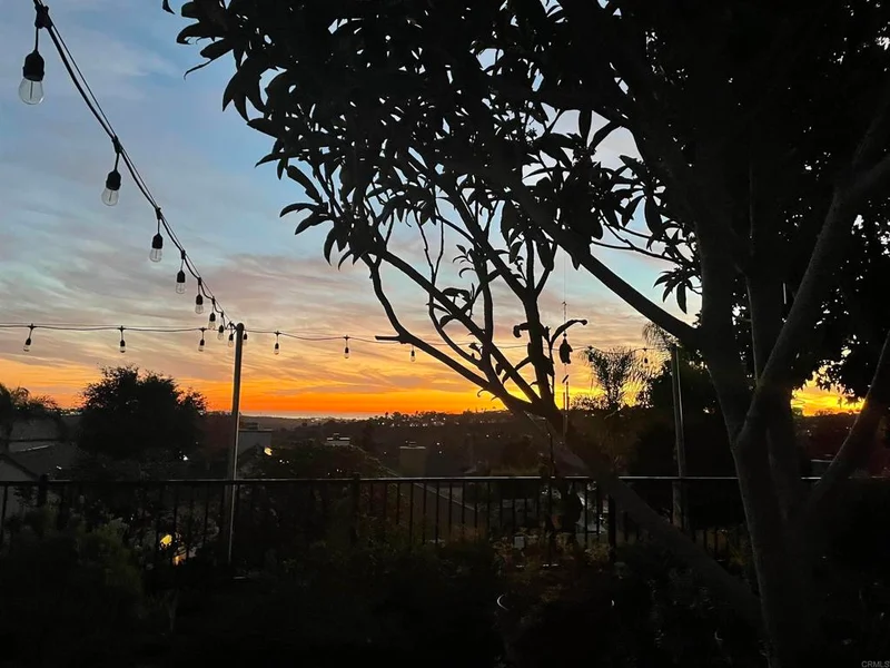 2756 Southampton photo 2