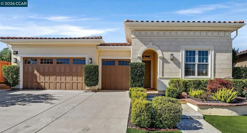 1939 Burgundy Ln