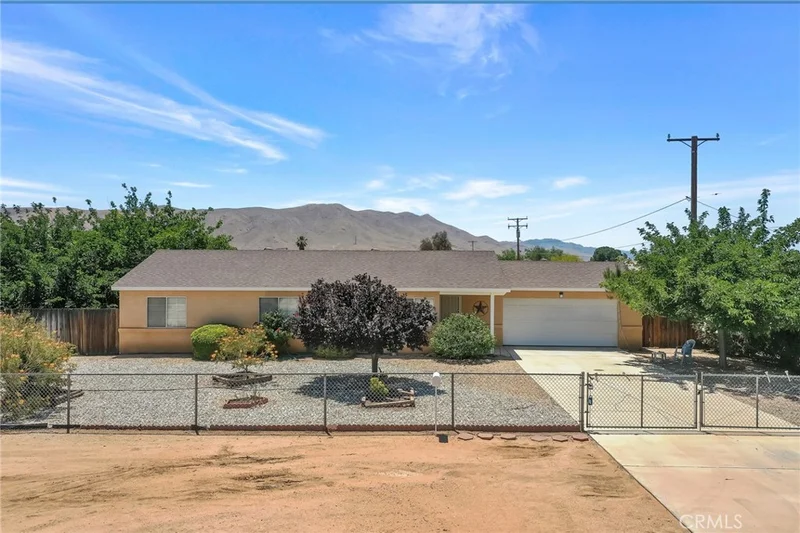 21693 Wren, Apple Valley, CA 92308