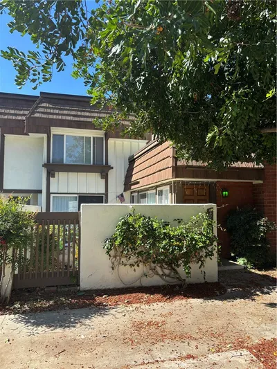 22220 James Alan Circle 2, Chatsworth, CA 91311