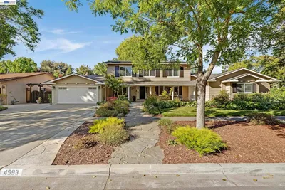 4593 Del Valle Parkway