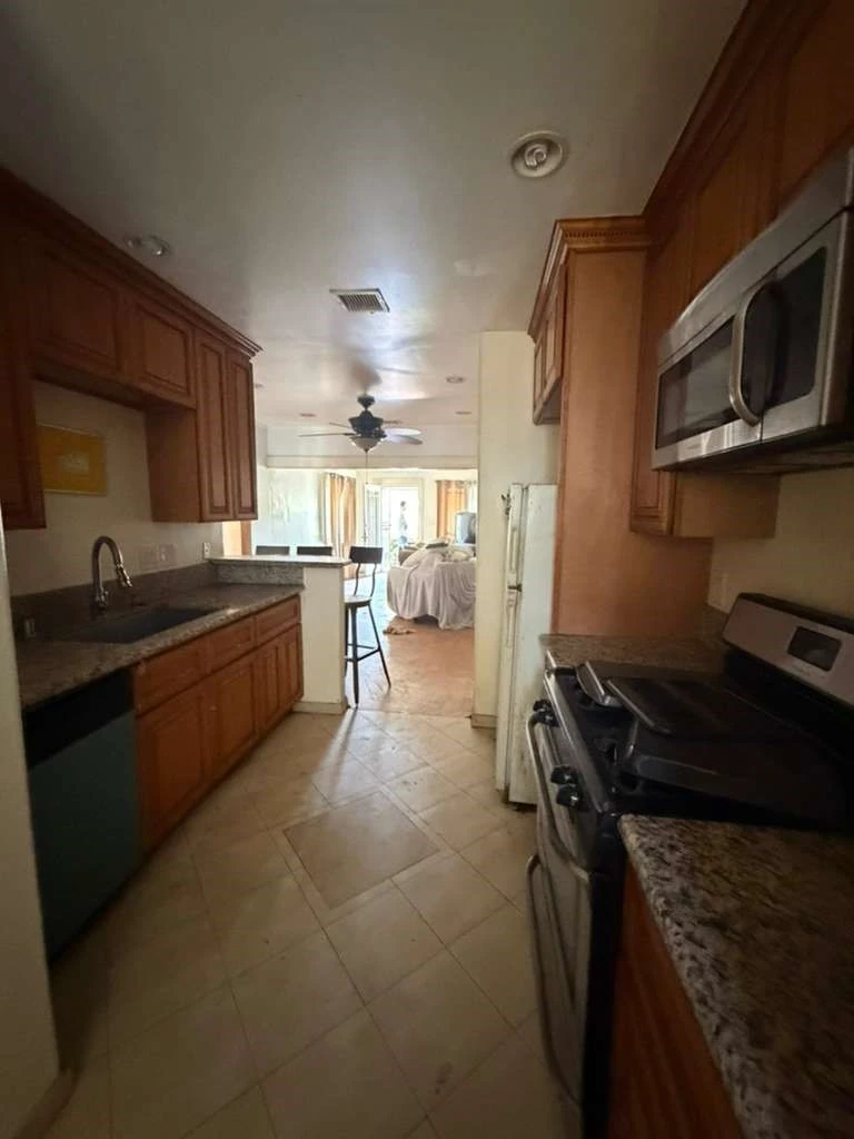 Interior 4