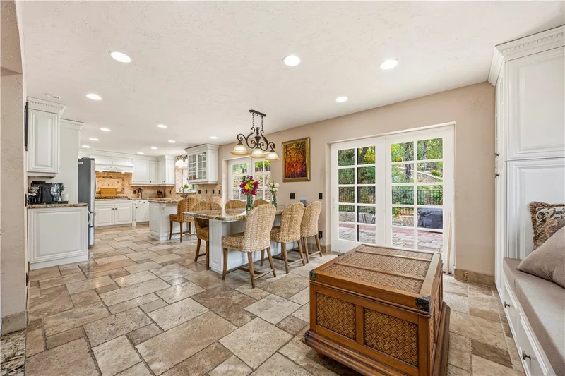 1485 Via Ladera photo 2