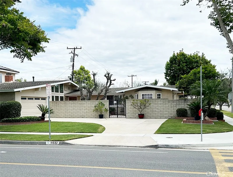 11582 Foster, Los Alamitos, CA 90720
