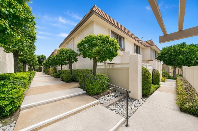 848 W Huntington 23, Arcadia, CA 91007