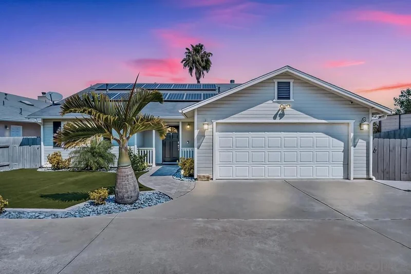 5151 Comanche Dr, La Mesa, CA 91942
