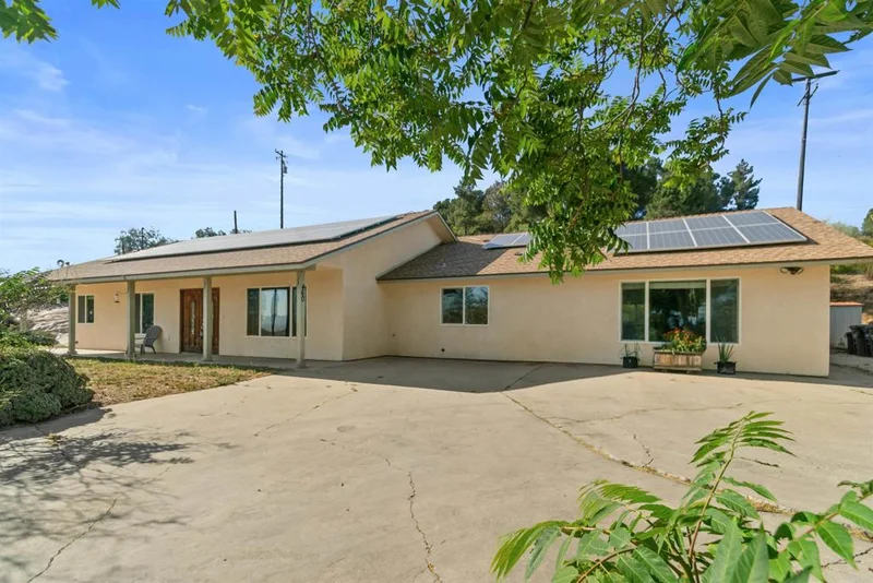 460 Pile Street, Ramona, CA 92065
