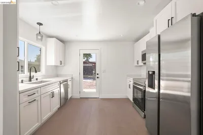 239 Rossi AVE photo 2