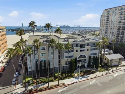 1000 E Ocean 402 photo 2