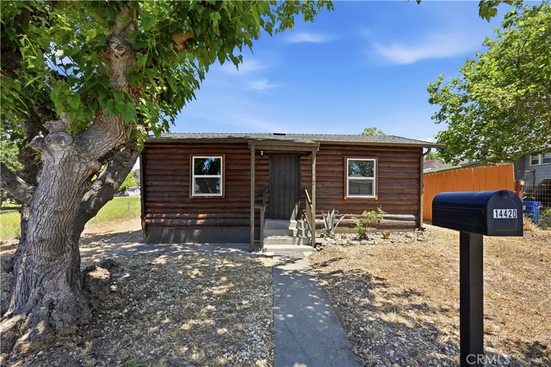 14420 Pearl Avenue photo 2