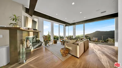 2915 Tuna Canyon Road photo 2
