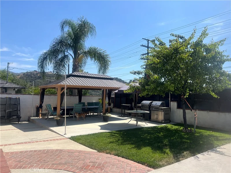 Photo 2 of 9940 Haines Canyon Avenue