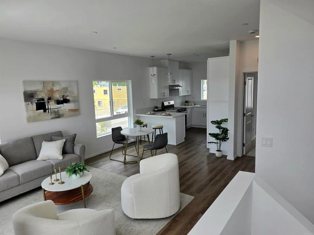 Interior 4