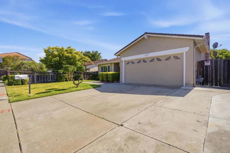 Photo 2 of 2716 Killdeer Court