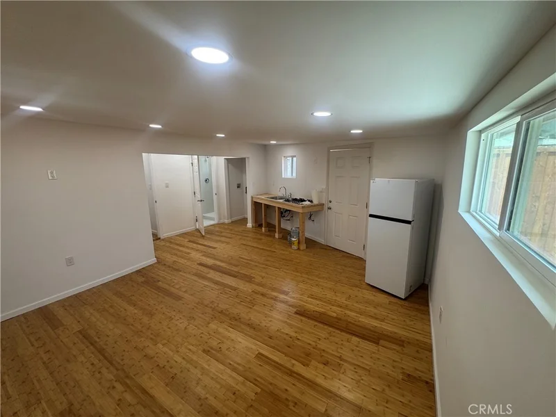 3615 N Mountain View