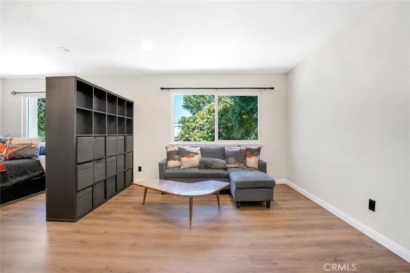 11813 Runnymede Street 43 photo 2