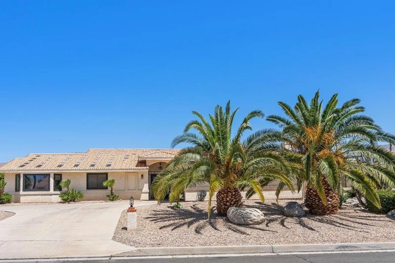 Photo 2 of 64518 Spyglass Avenue