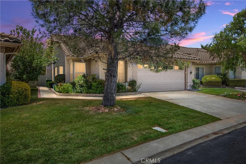 5904 Warwick Hills