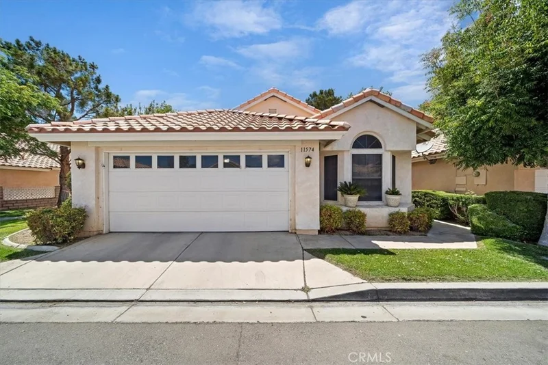 11574 Mountain Meadow, Apple Valley, CA 92308
