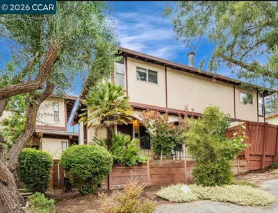 2022 Ascot Dr