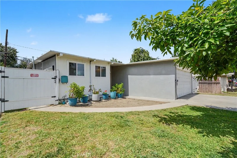 11004 Davenrich, Santa Fe Springs, CA 90670