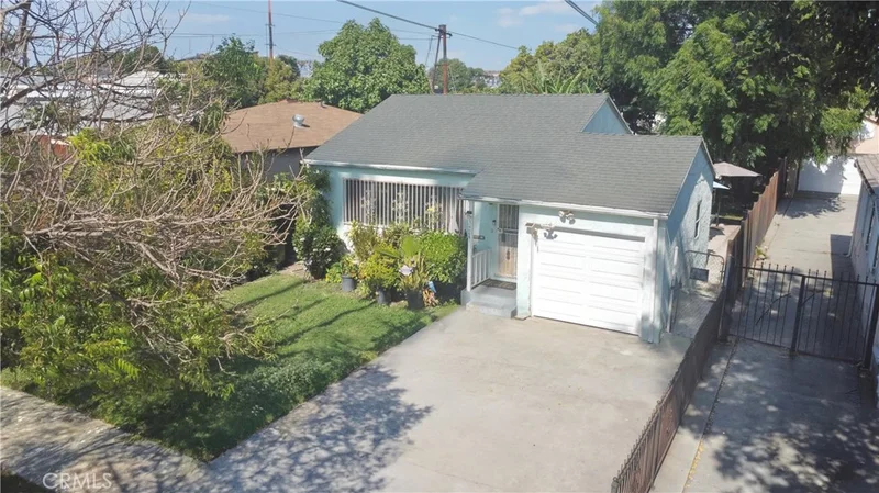 3424 Potomac Avenue photo 2