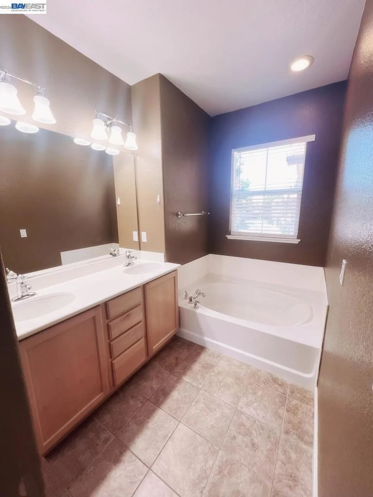 Interior 3