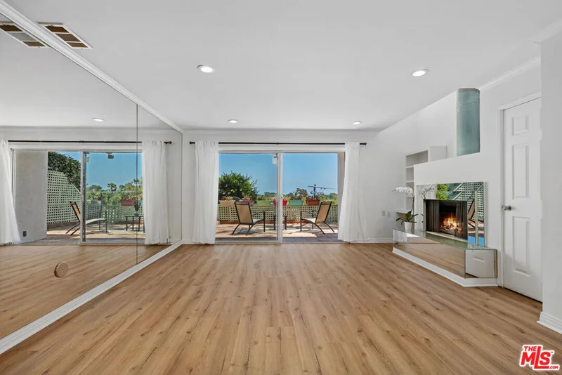 28711 Pacific Coast Highway 19