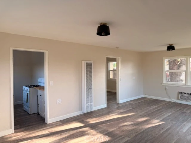 Interior 4