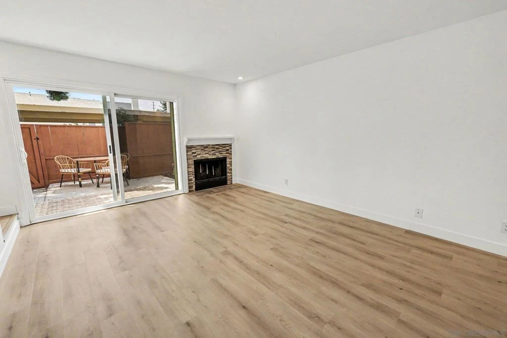 Interior 4