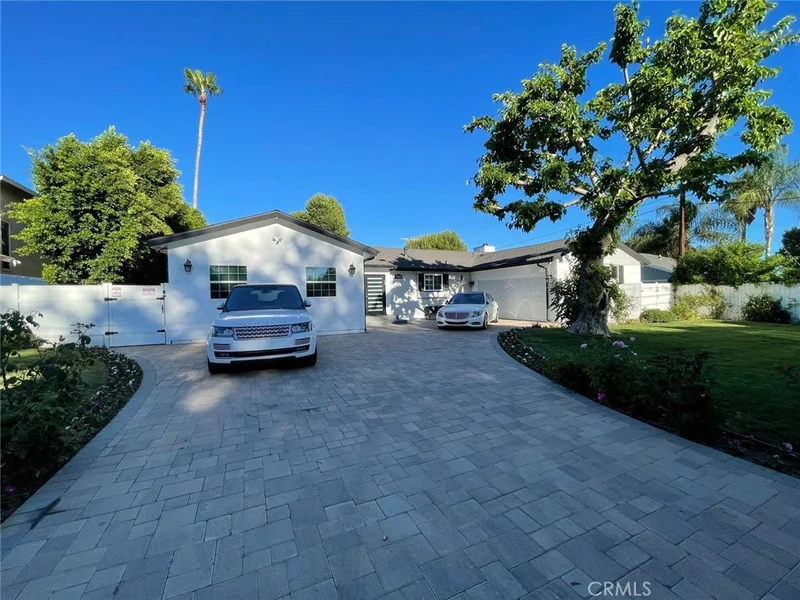 9150 Zelzah Avenue photo 2