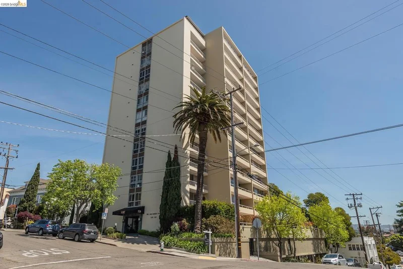320 Lee St 704