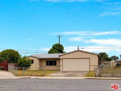 1316 N 6th Place