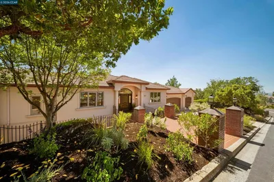 554 Oakshire Pl
