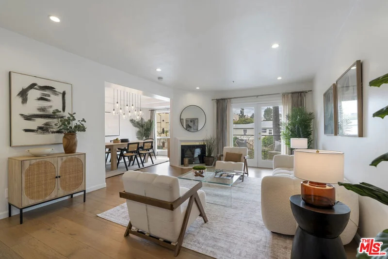 11690 Montana Avenue 201, Los Angeles, CA 90049