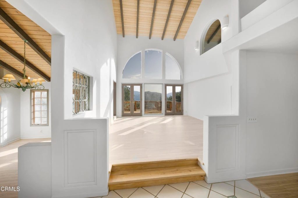 Interior 4