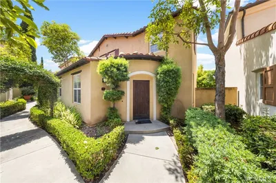 102 Chantilly