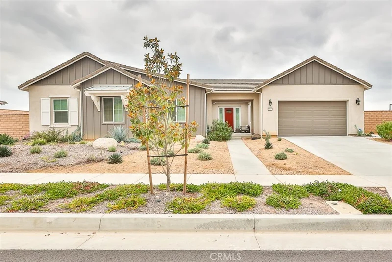 1112 W Empress