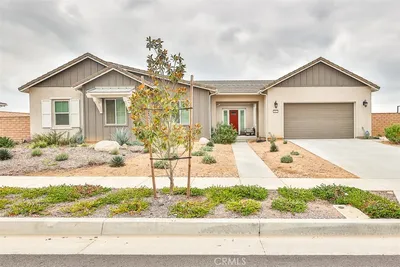 1112 W Empress