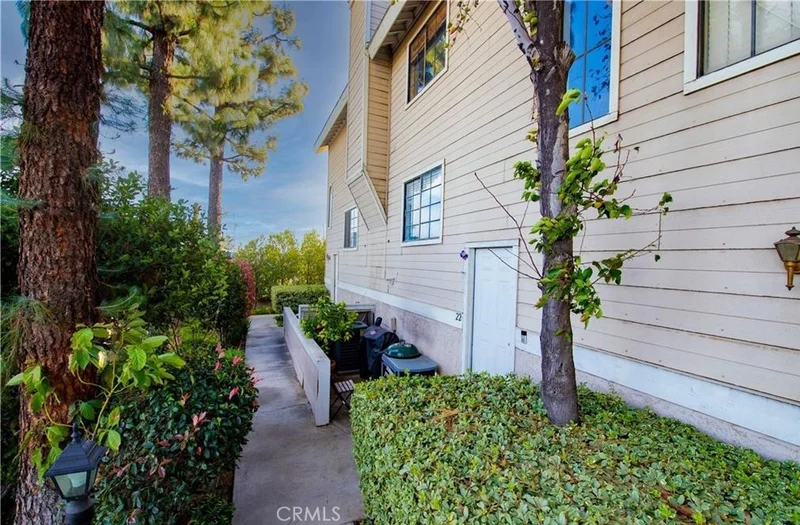 8338 Woodley Place 22
