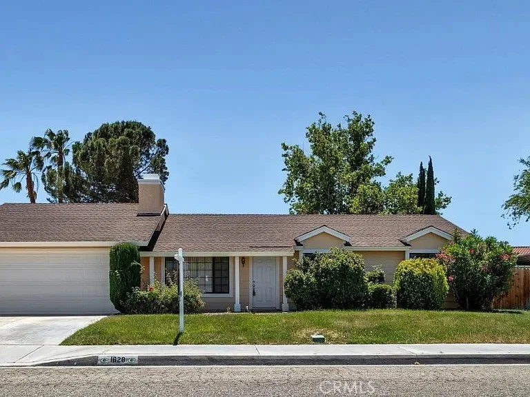 1628 W Avenue K11, Lancaster, CA 93534