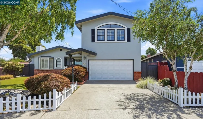 2571 Francis Dr, Pinole, CA 94564