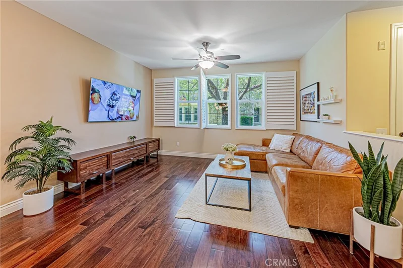 Photo 2 of 28519 Herrera Street